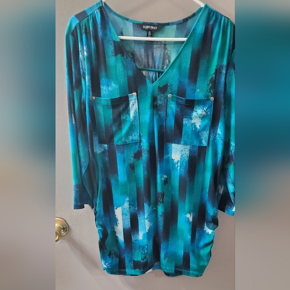 Ellen Tracy Teal and Black V Neck Blouse. Sz L
